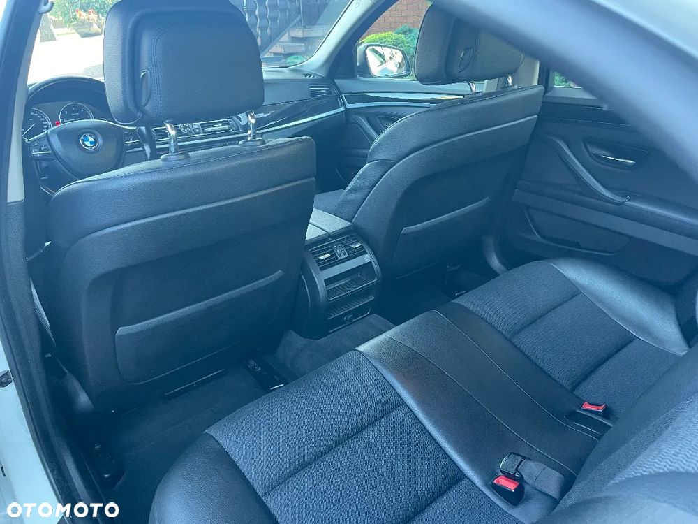 BMW Seria 5 520d Efficient Dynamics - 13