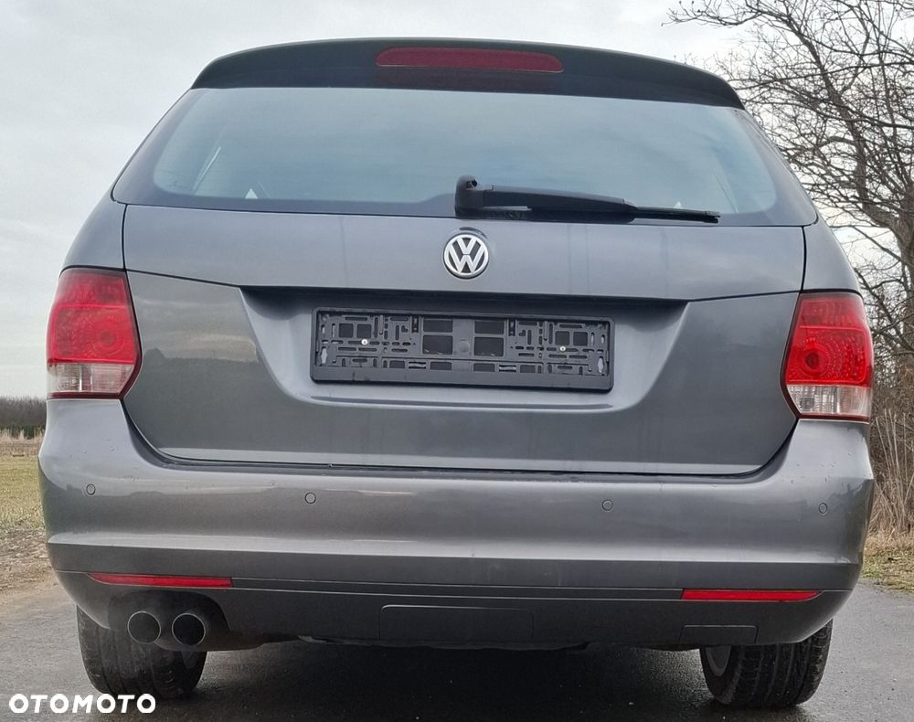 Volkswagen Golf - 10