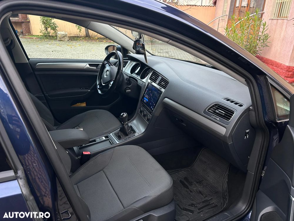 Volkswagen Golf 1.6 TDI DPF BlueMotion Technology Comfortline - 25