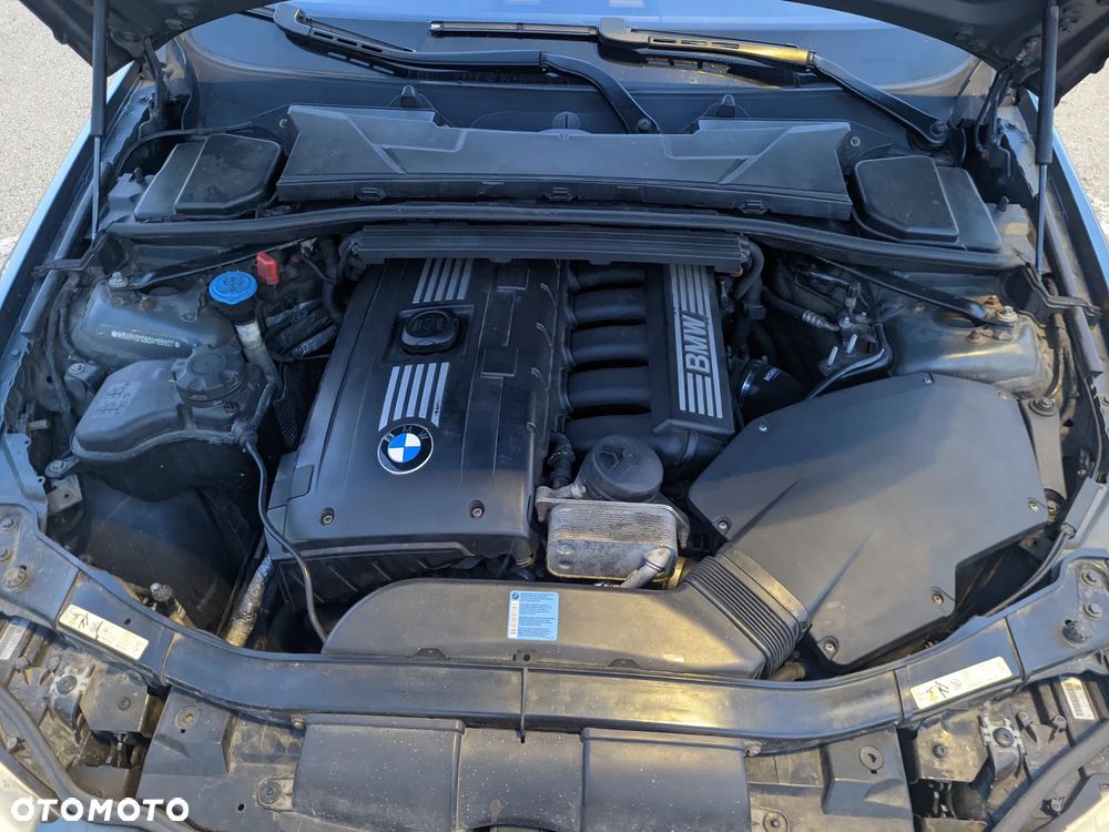 BMW Seria 3 325i - 14