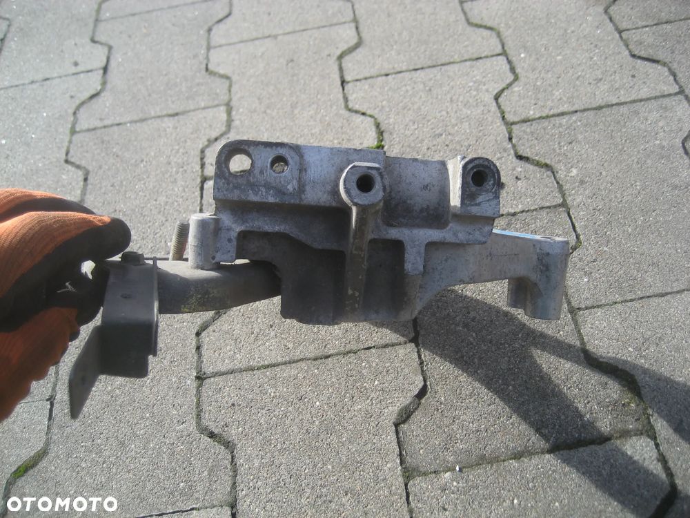 nissan x trail t30 01-06r 2,2 dci łapa wspornik silnika - 4