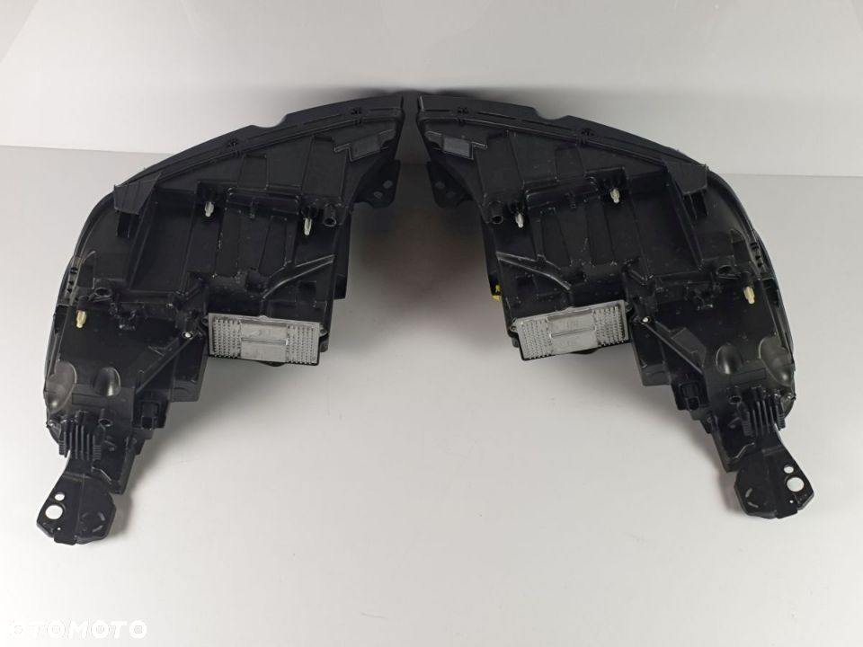 PEUGEOT 3008 5008 od 2017 r . Lampa Przód Prawa i Lewa - 9
