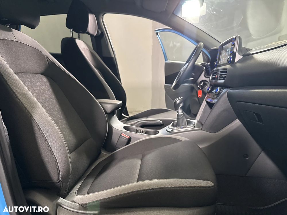 Hyundai KONA - 12