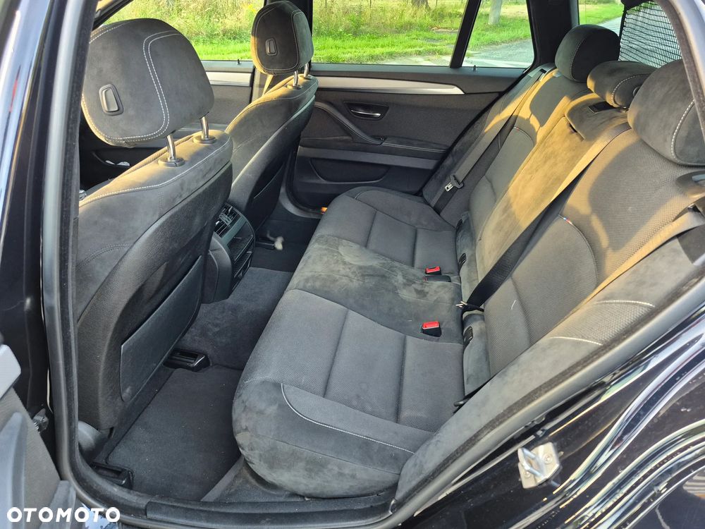 BMW Seria 5 525d xDrive Sport-Aut - 9