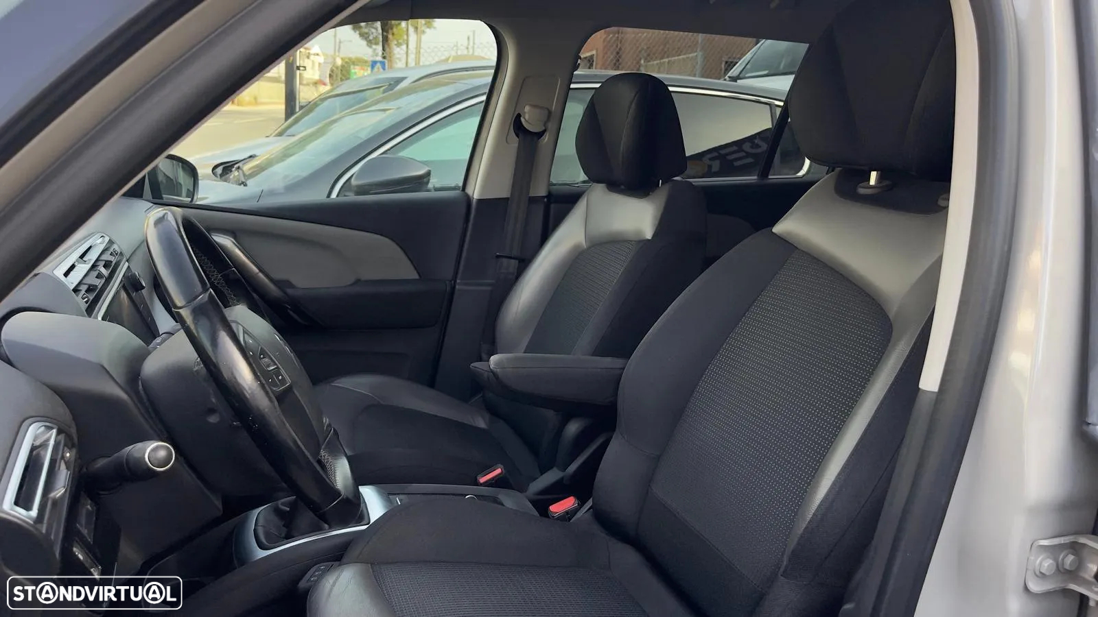 Citroën C4 Grand Picasso e-HDi 115 Intensive - 11