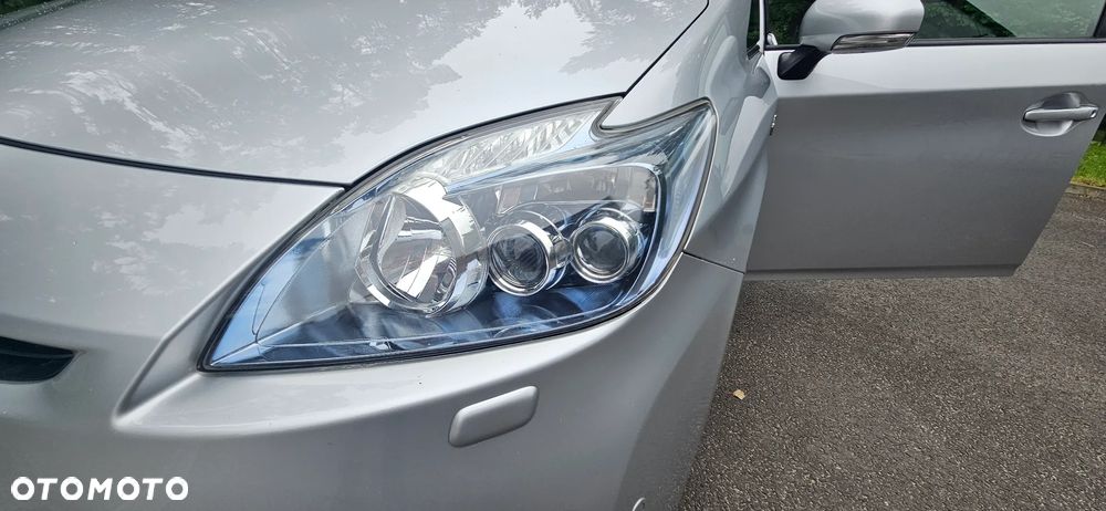 Toyota Prius (Hybrid) Executive - 26