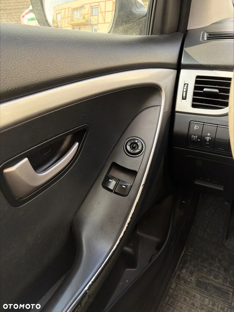 Hyundai i30 1.6 Classic + - 16
