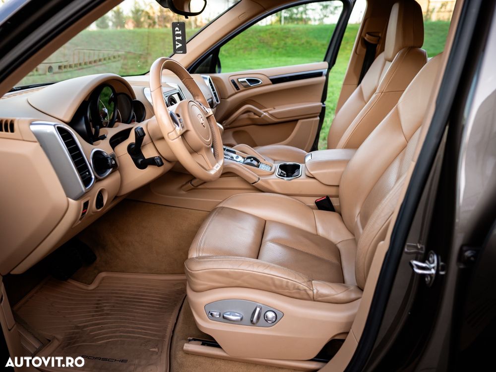 Porsche Cayenne 3.0 L V6 - 11