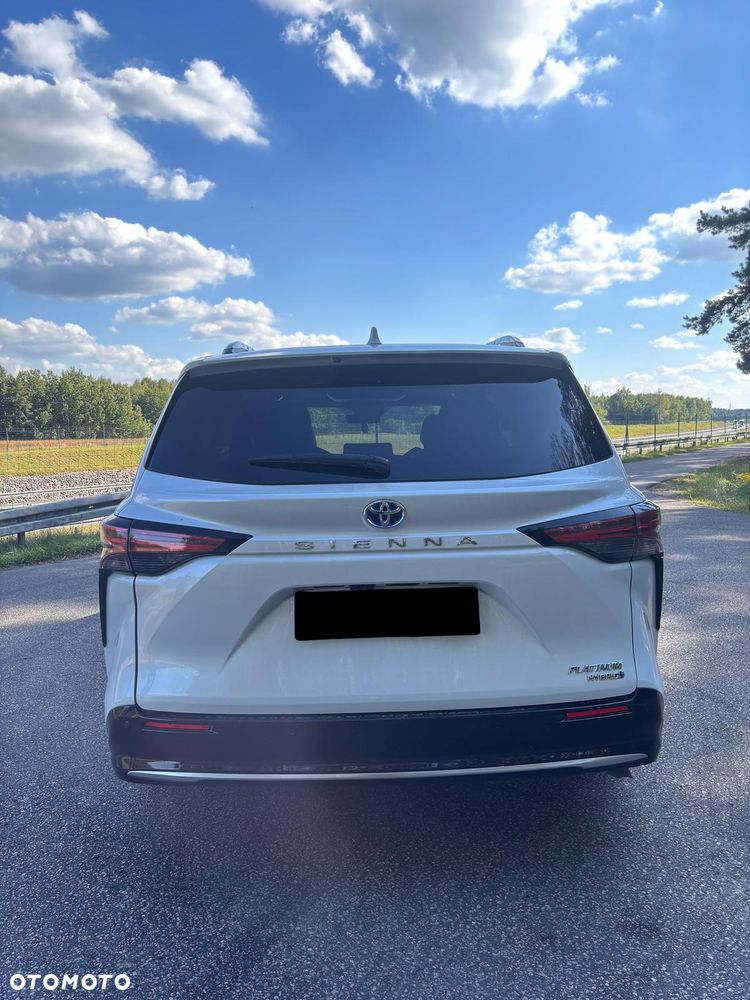 Toyota Sienna - 6