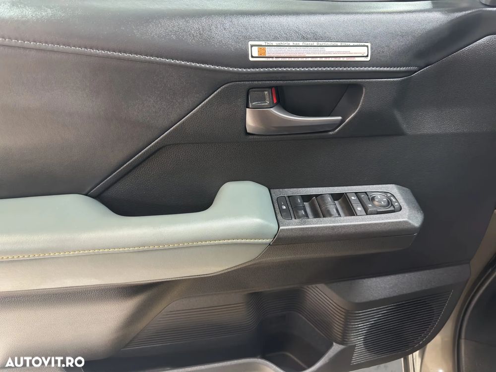 Toyota Hilux 2.8D MHEV Double Cab 6AT AWD Invincible - 11