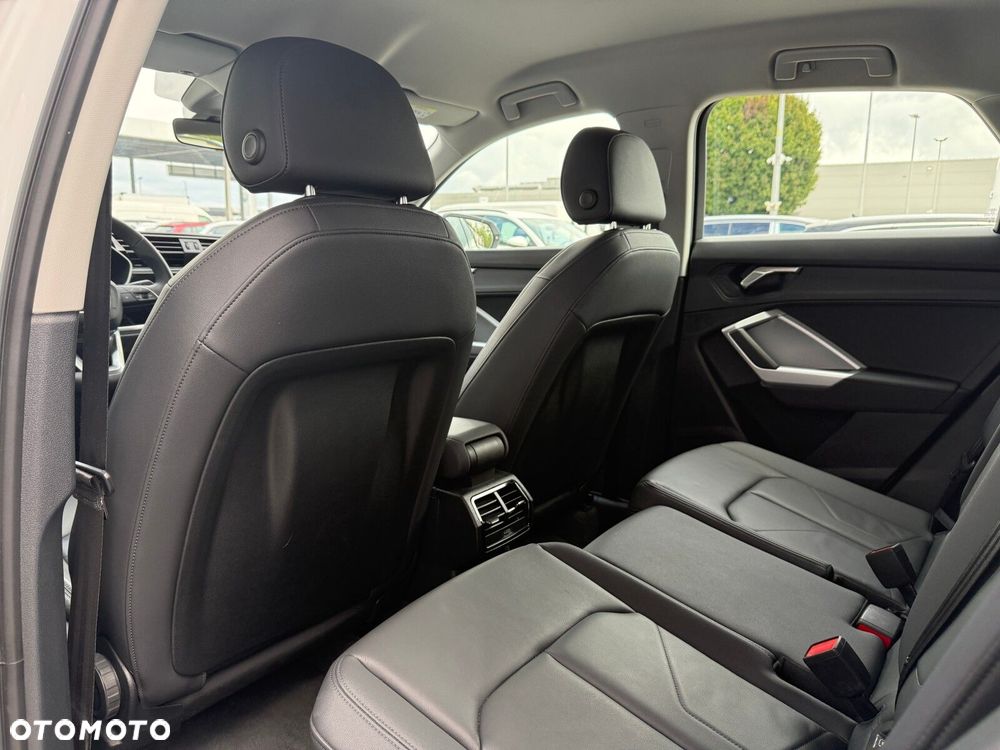 Audi Q3 Sportback - 11