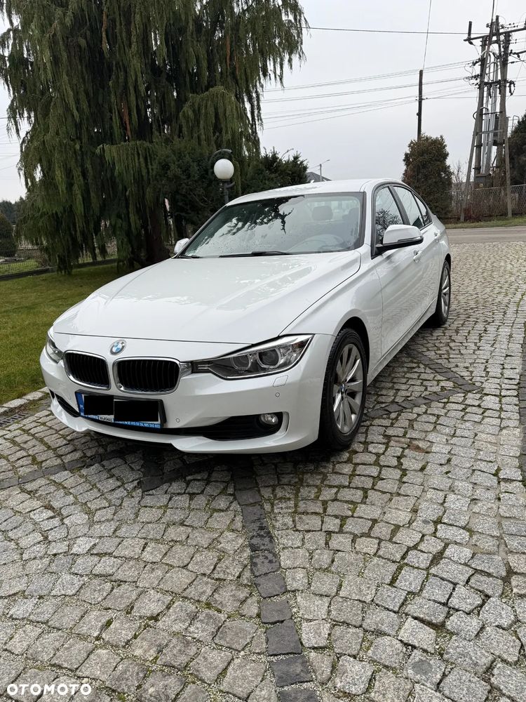 BMW Seria 3 328i - 5
