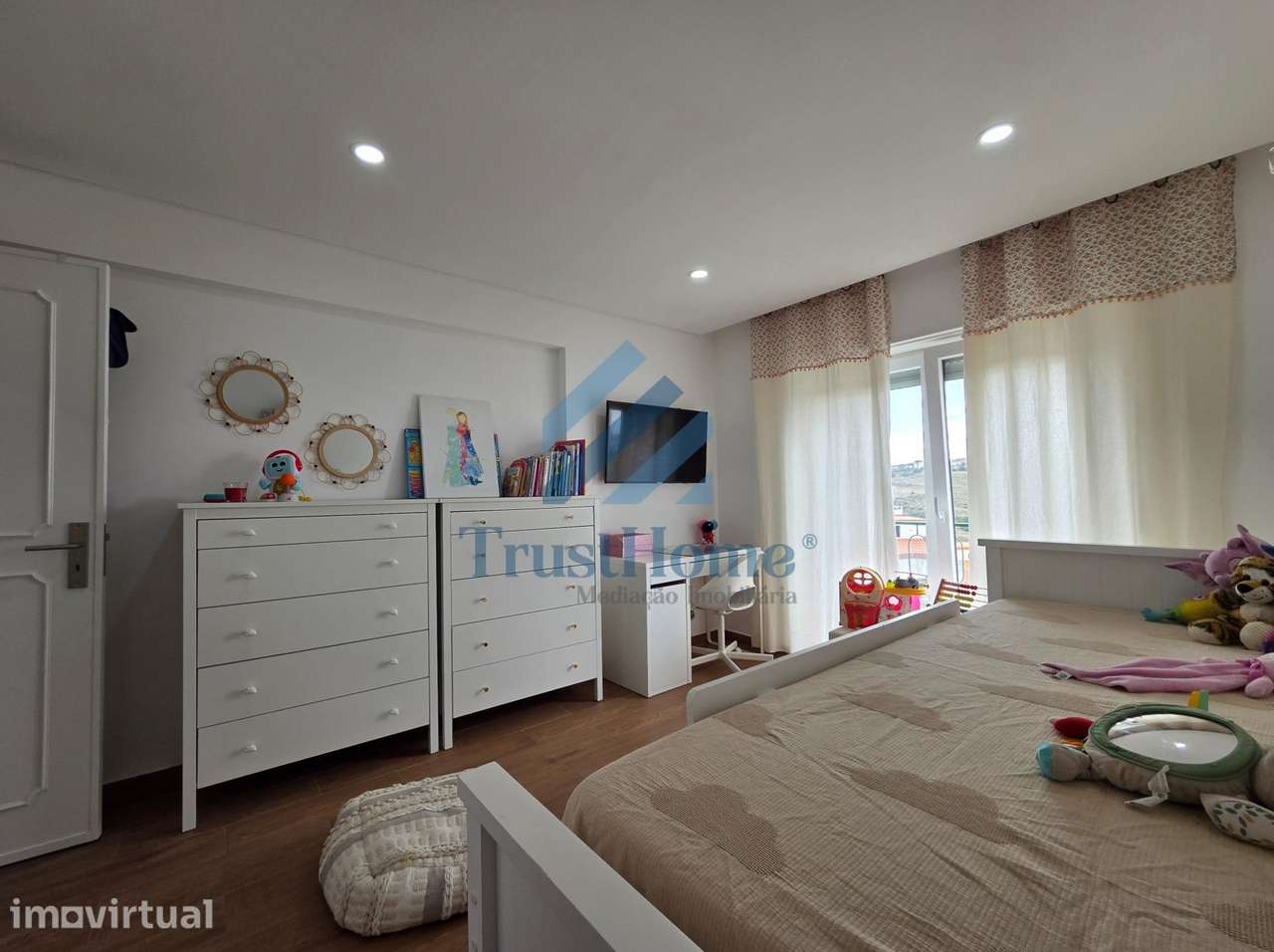 T2 na 1ª fase do Casal do Cotão remodelado e vista desafogada - Grande imagem: 5/32