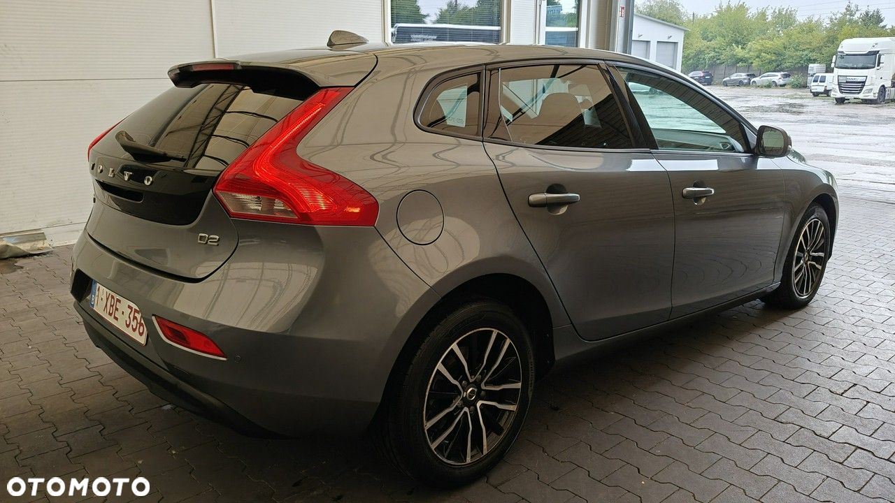 Volvo V40 D2 Drive-E Momentum - 4