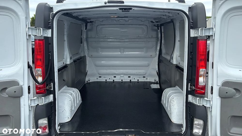 Opel Vivaro - 10