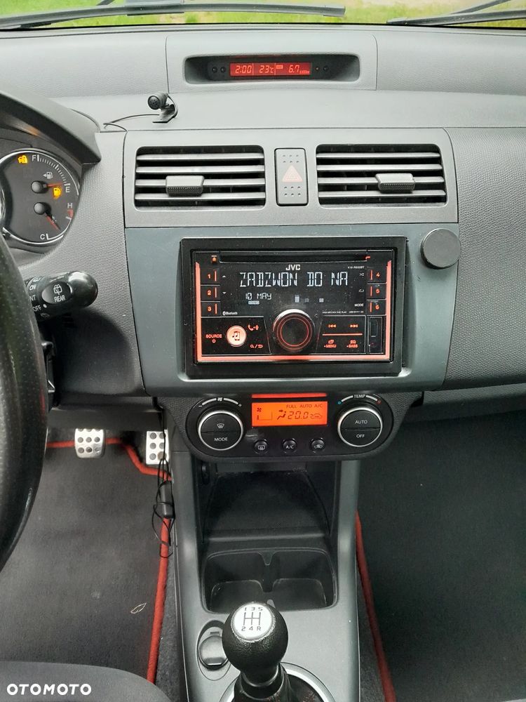 Suzuki Swift 1.6 Sport - 11