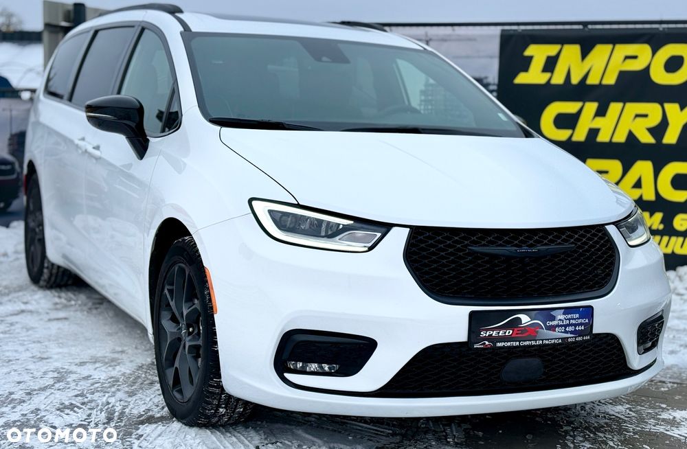 Chrysler Pacifica - 2