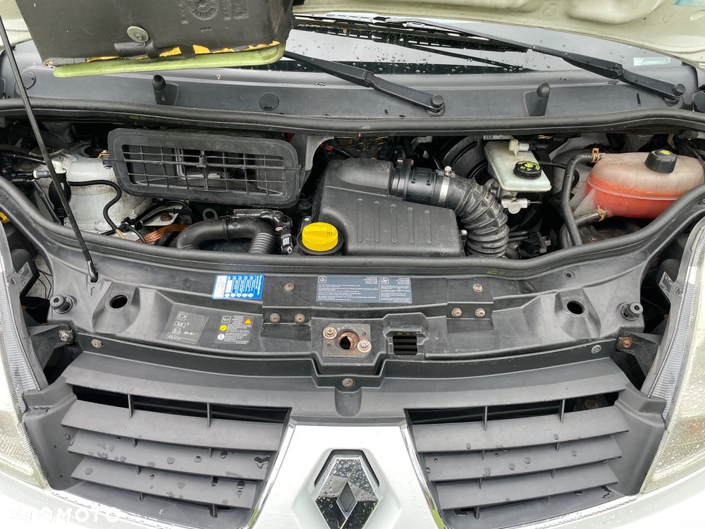 Renault TRAFIC - 10