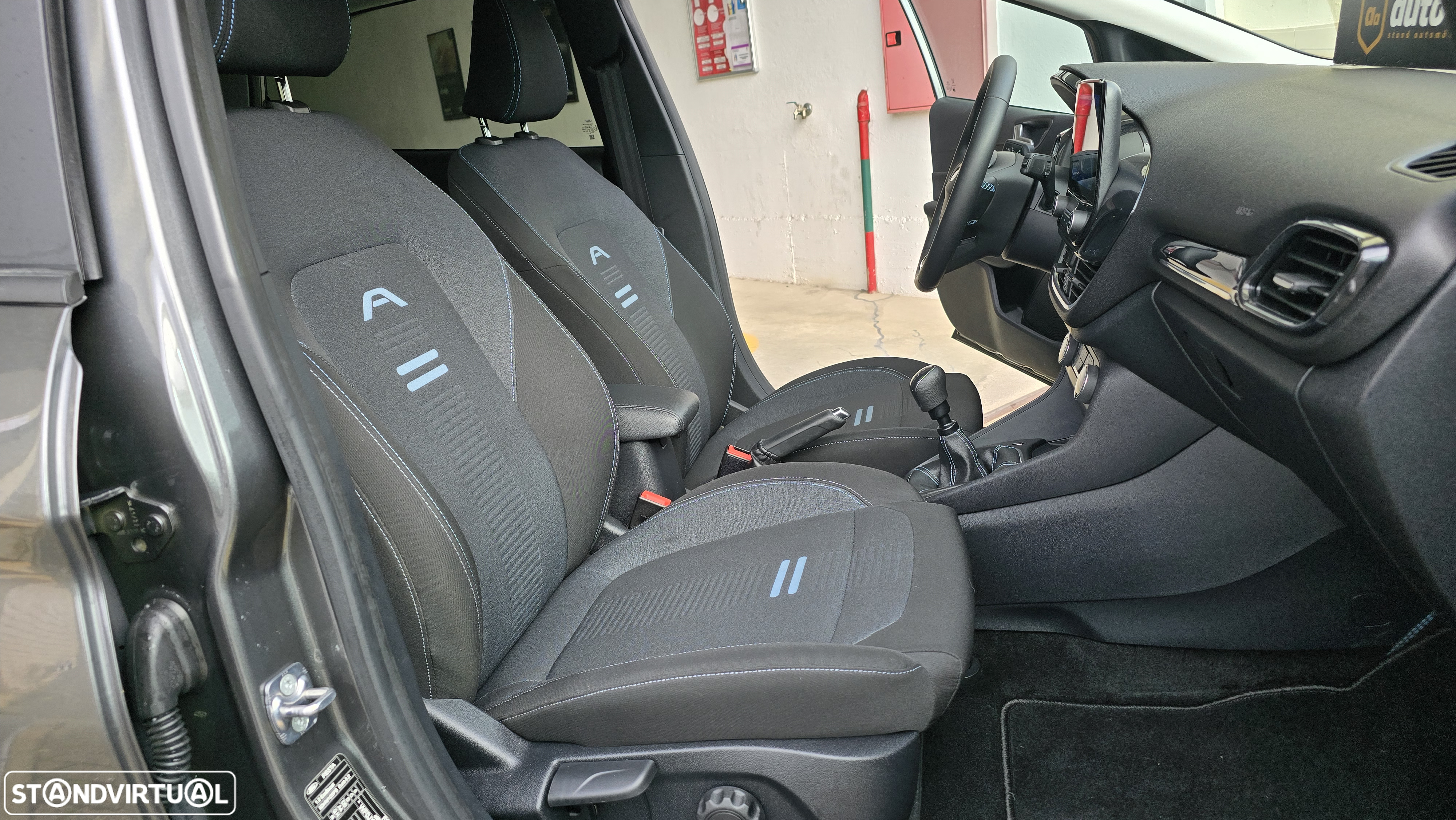 Ford Fiesta 1.0 EcoBoost MHEV Active X - 27