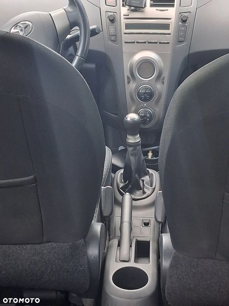 Toyota Yaris - 11