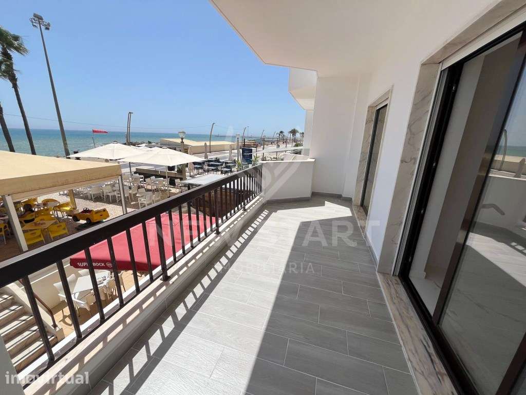 Apartamento T3 renovado com vista mar e garagem em Quarteira - Grande imagem: 3/17