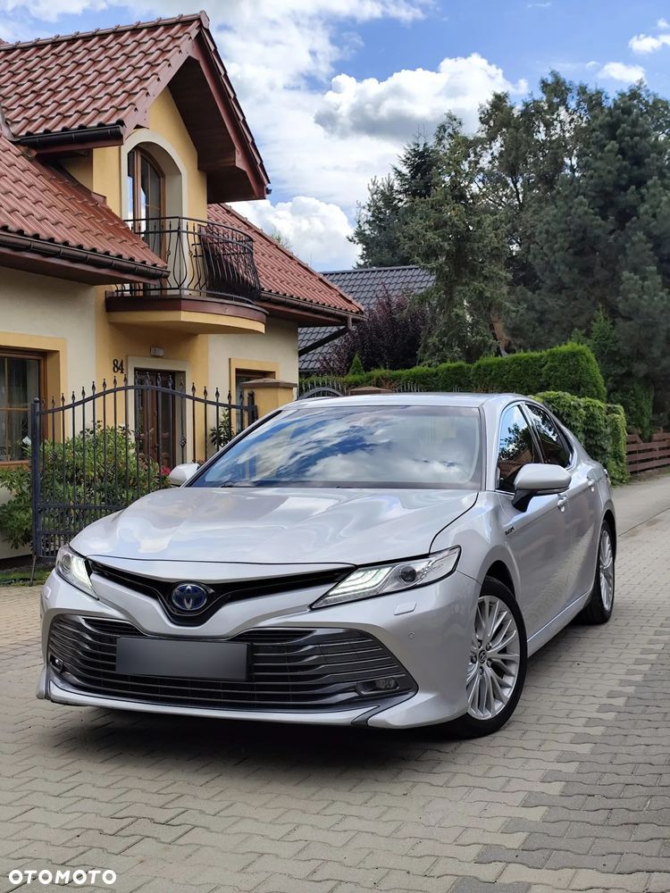 Toyota Camry 2.5 Hybrid Executive CVT - 1