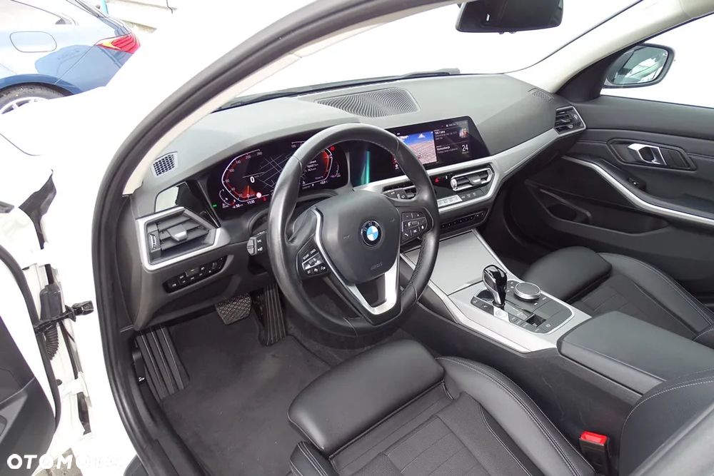 BMW Seria 3 318d Edition Luxury Line Purity - 22