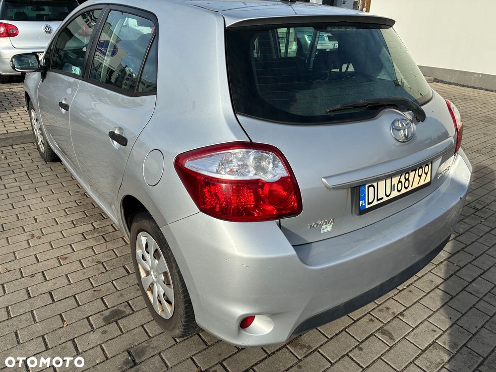Toyota Auris - 10