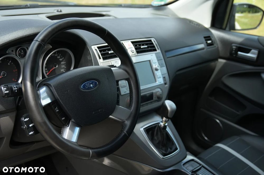 Ford Kuga 2.0 TDCi 2x4 Titanium - 26