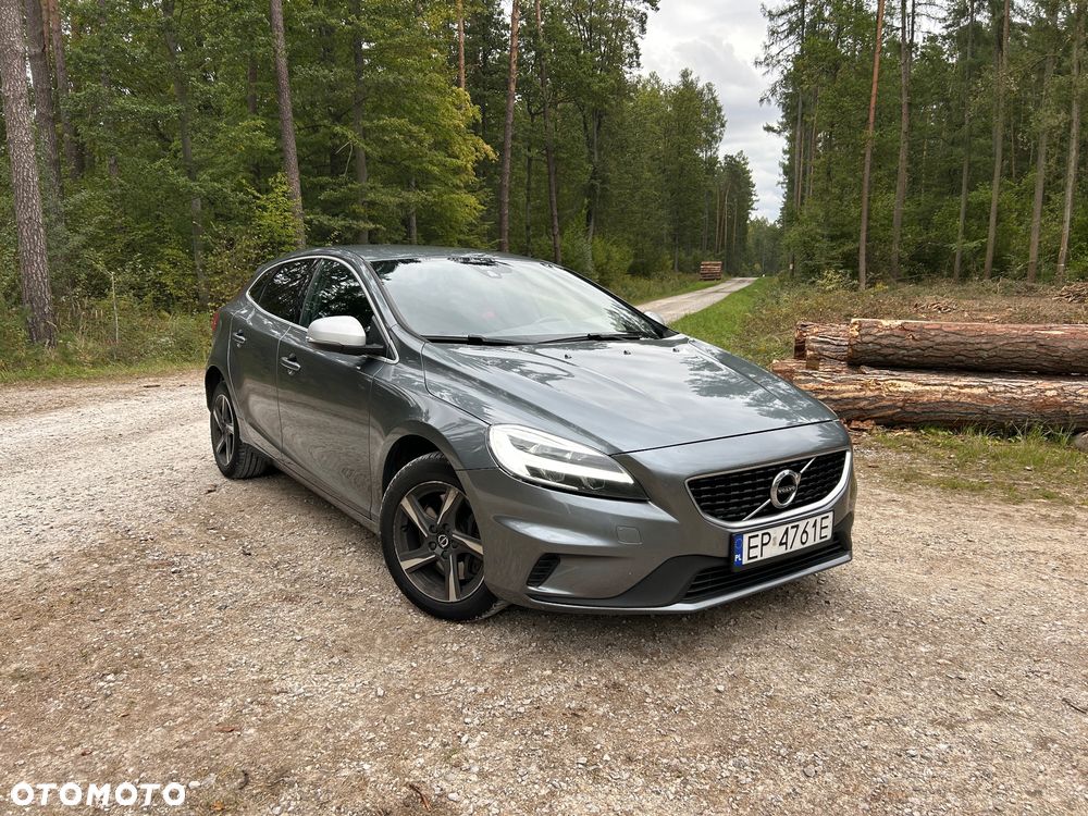 Volvo V40 D3 Drive-E R-Design Momentum - 1