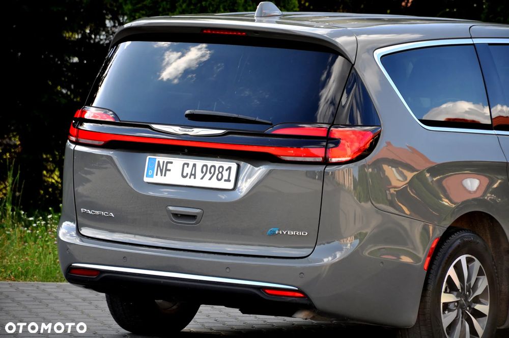 Chrysler Pacifica - 17