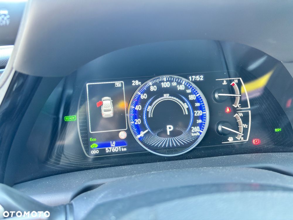 Lexus ES 300h Business Edition + - 20
