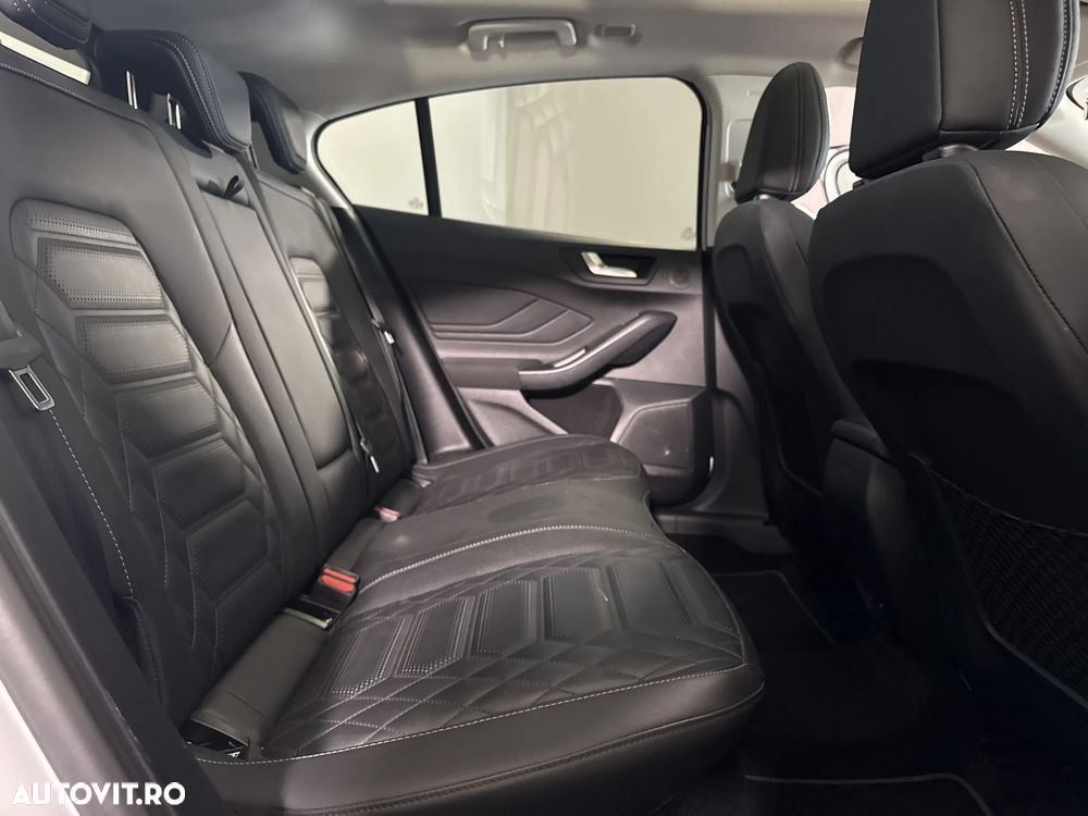 Ford Focus - 13