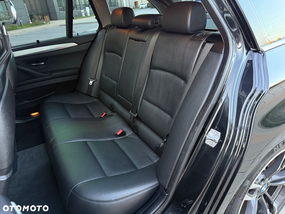 BMW Seria 5 525d Touring Modern Line - 19