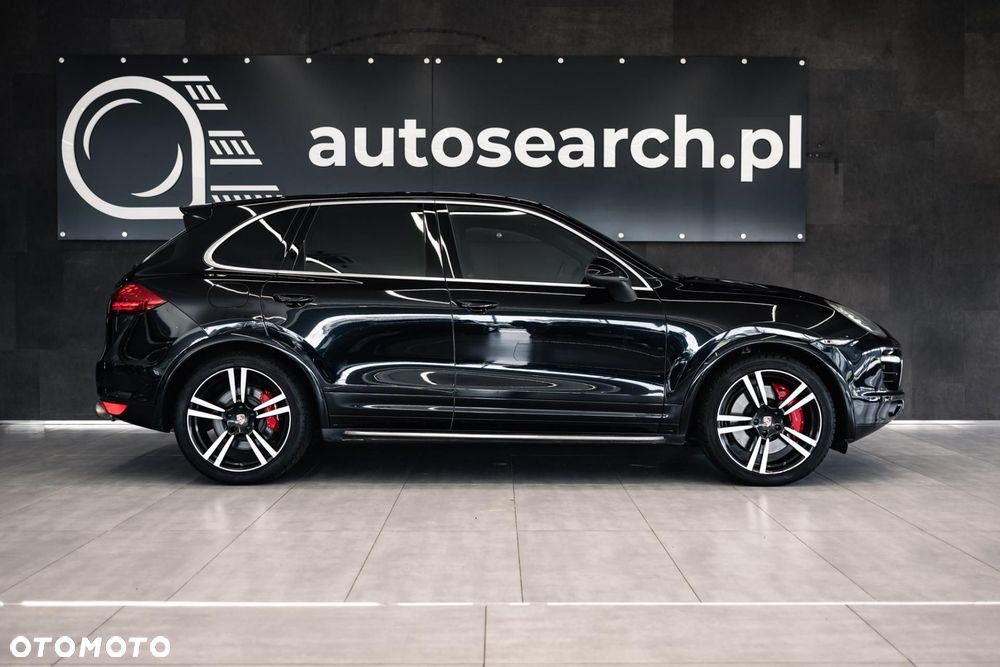 Porsche Cayenne Turbo - 8