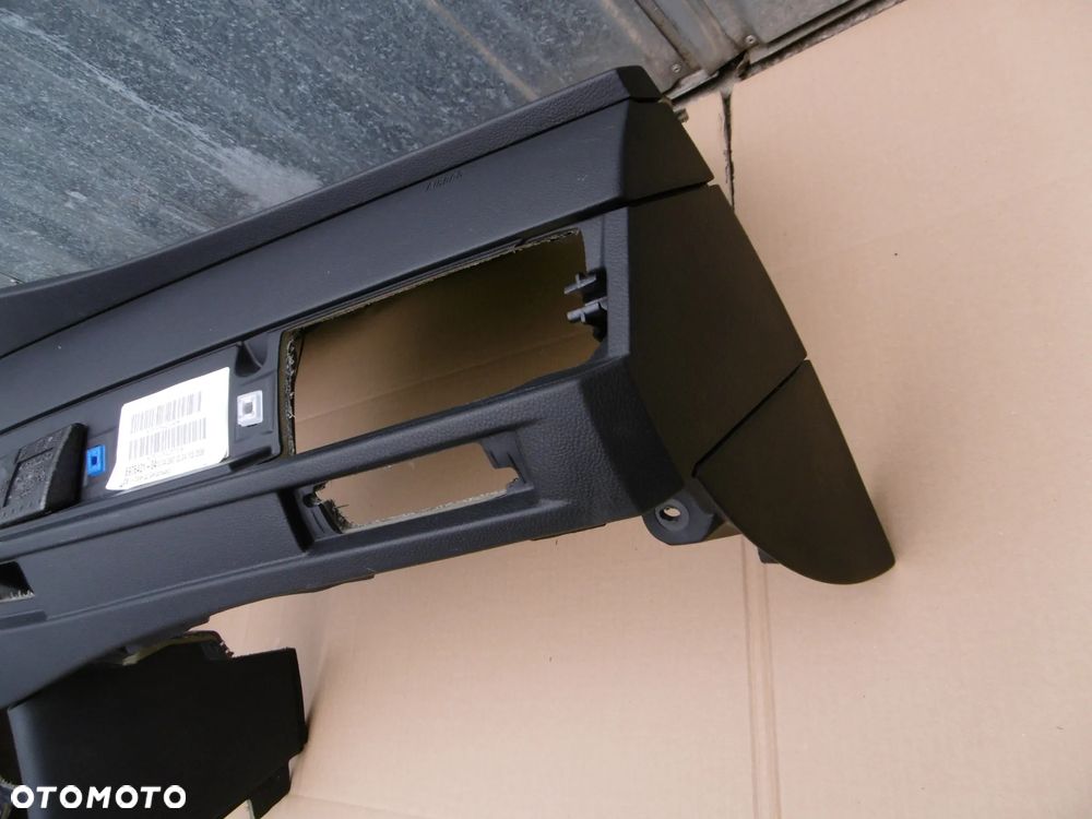 Deska rozdzielcza konsola czarna BMW e60 e61 03.2007-2010 LCI lift polift - 4
