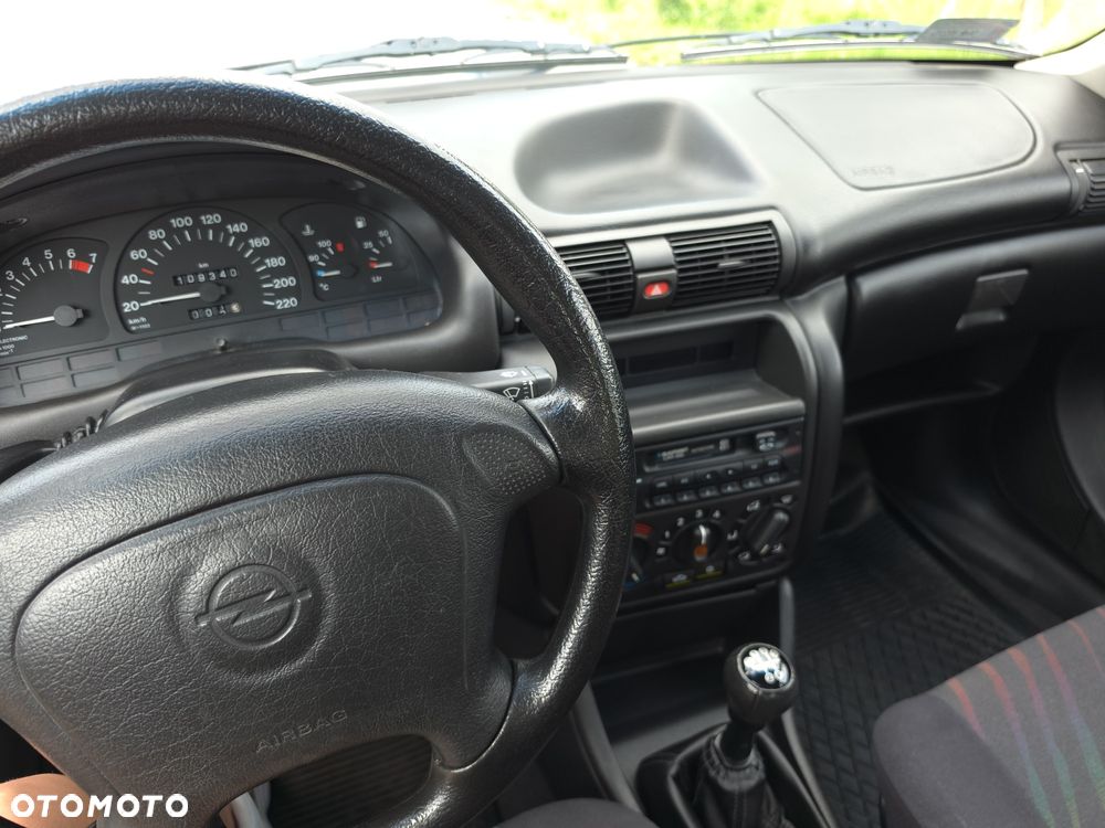 Opel Astra - 8
