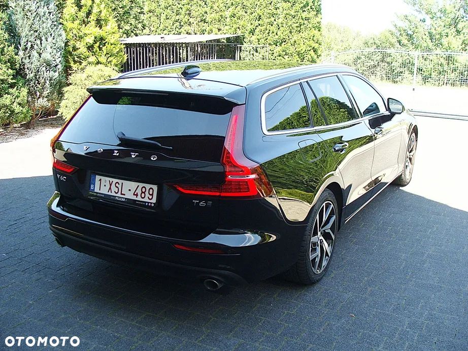 Volvo V60 T6 AWD Recharge Plus Dark - 5