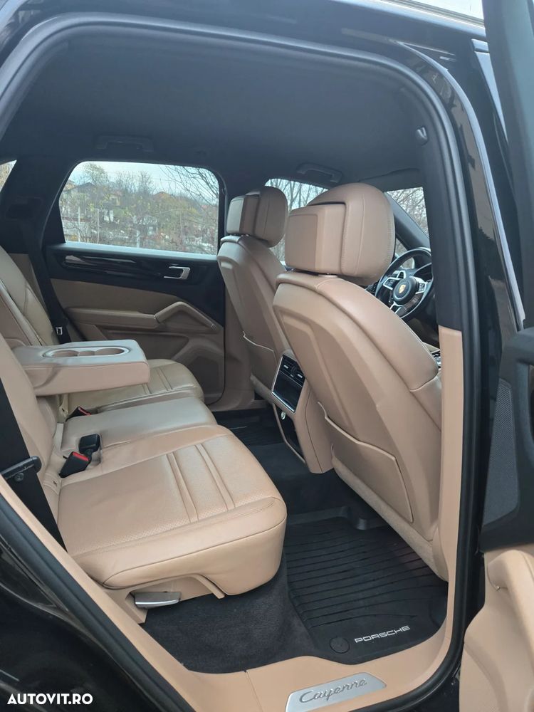 Porsche Cayenne Tiptronic S - 16