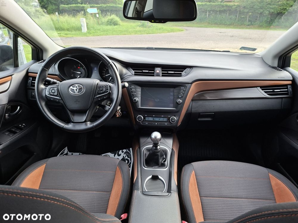 Toyota Avensis - 8