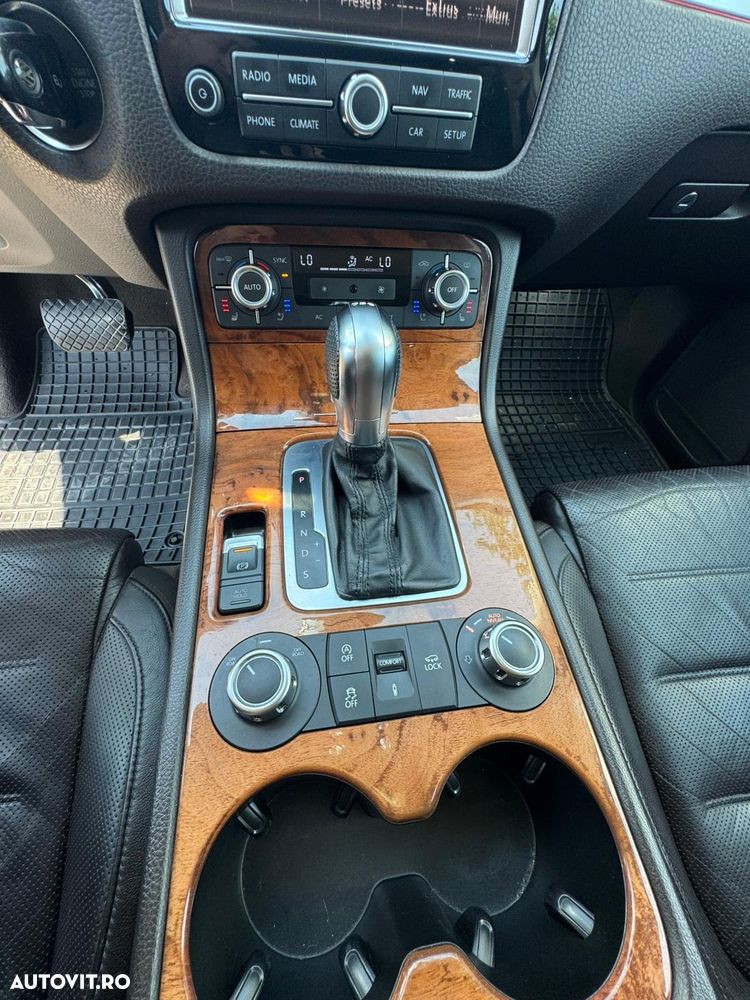 Volkswagen Touareg - 13