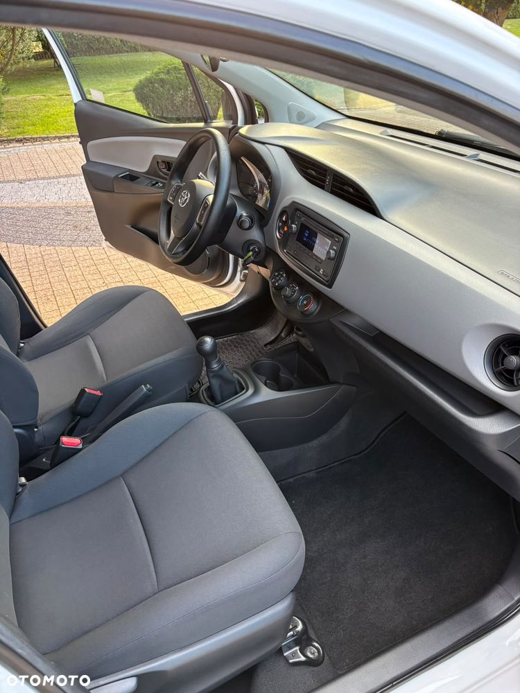 Toyota Yaris 1.0 Premium - 11
