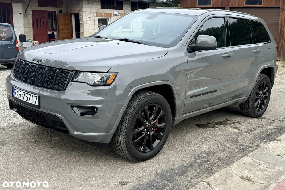 Jeep Grand Cherokee - 20