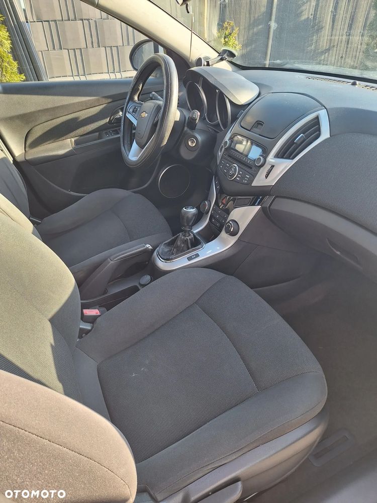 Chevrolet Cruze - 11
