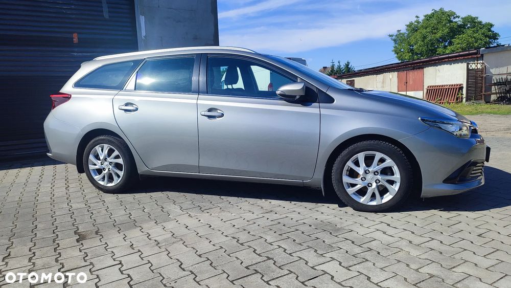Toyota Auris 1.6 D-4D Premium - 20