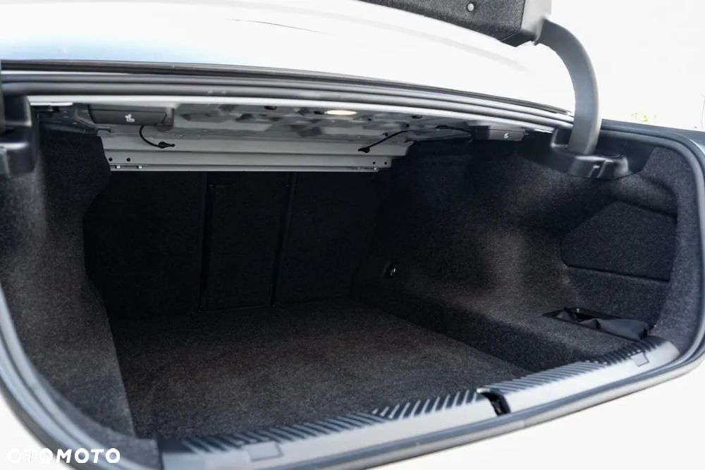 BMW Seria 5 520d mHEV M Sport - 32