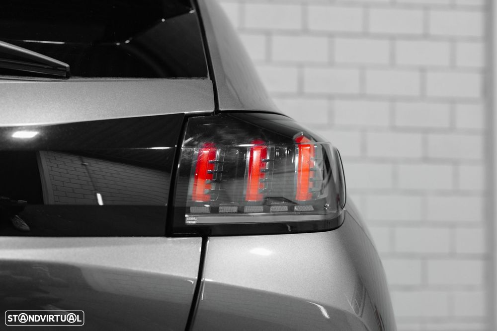 Peugeot 208 1.2 PureTech GT EAT8 - 33