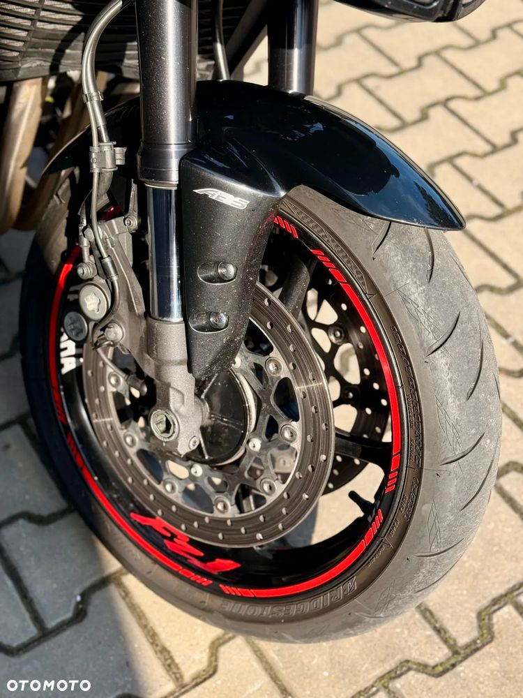 Yamaha FZ - 9