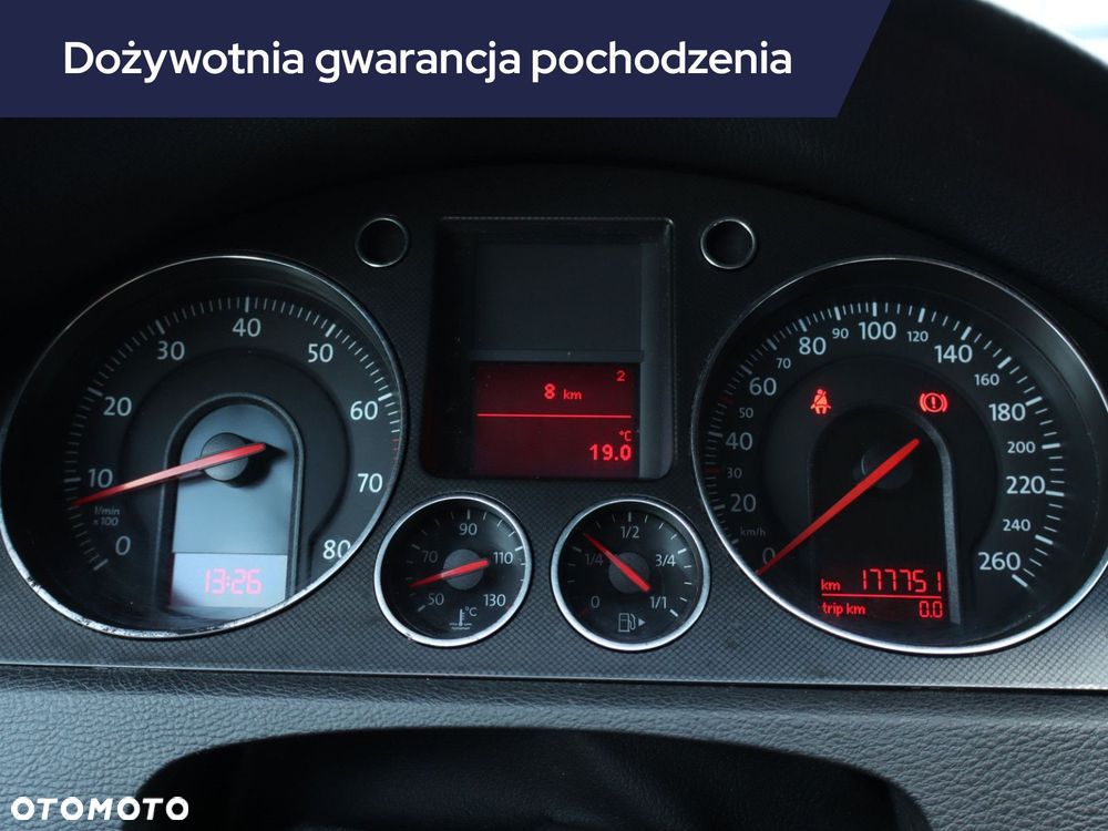 Volkswagen Passat - 13