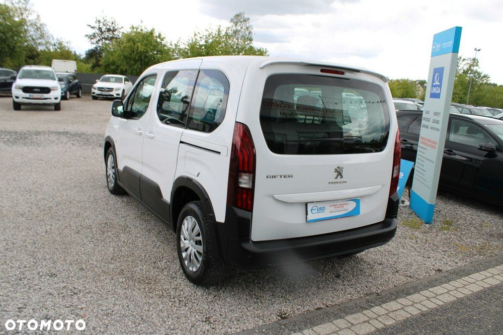 Peugeot Rifter - 8